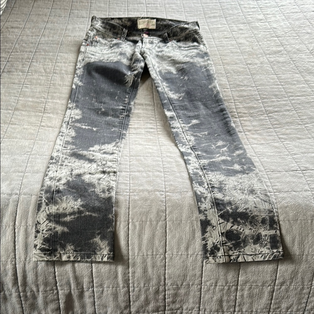 Women's Straight Leg Jeans in Black and White